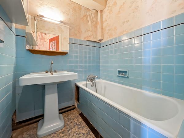 APPARTEMENT DE TYPE 3/4 PIÈCES GRANDE CORNICHE AVEC VUE