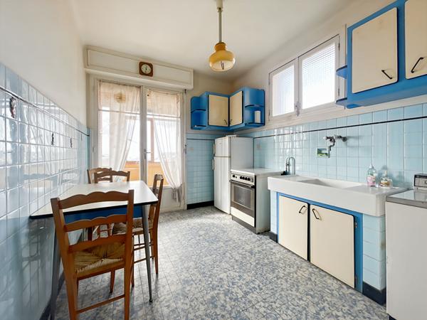 APPARTEMENT DE TYPE 3/4 PIÈCES GRANDE CORNICHE AVEC VUE