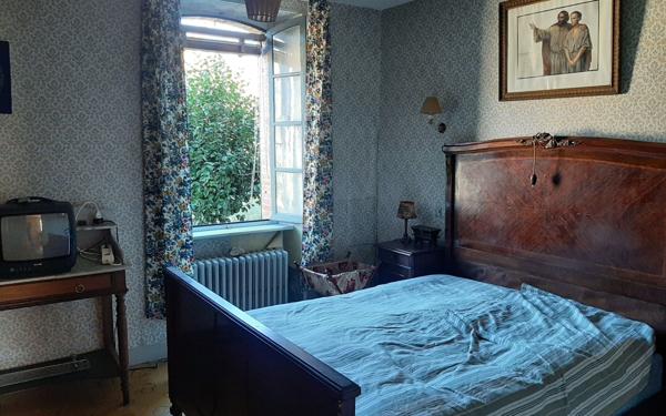 Maison à vendre    5 pièces •  Saint-Amans-Soult