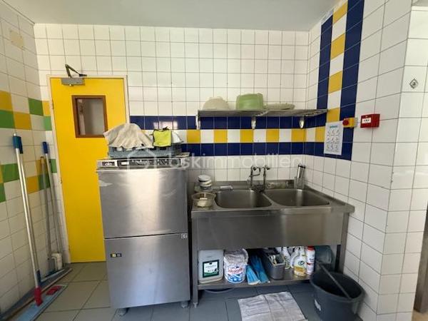 Local d activites de 290 m²