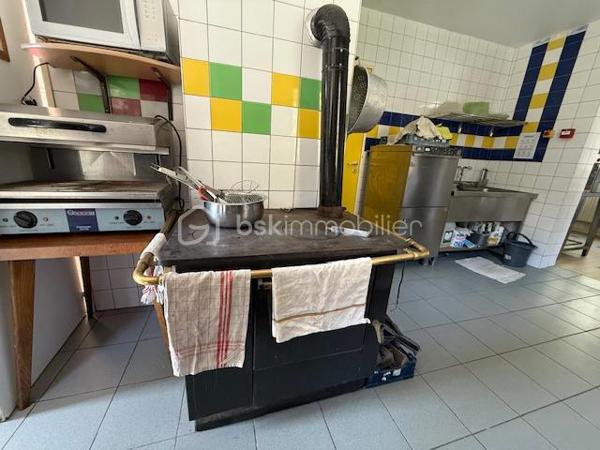 Local d activites de 290 m²