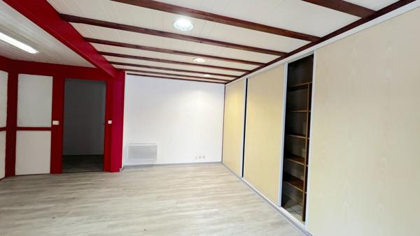 A LOUER BUREAU DE 50 M2 AVEC PARKINGS - SECTEUR CAVIGNAC , Cavignac A LOUER BUREAU DE 50 M2 AVEC PARKINGS - SECTEUR CAVIGNAC , Cavignac
