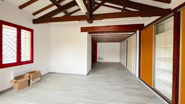 A LOUER BUREAU DE 50 M2 AVEC PARKINGS - SECTEUR CAVIGNAC , Cavignac A LOUER BUREAU DE 50 M2 AVEC PARKINGS - SECTEUR CAVIGNAC , Cavignac