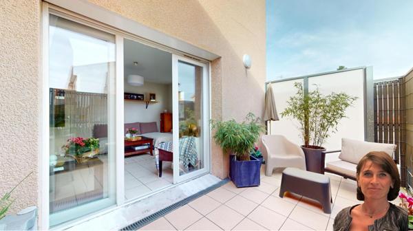 T2 TERRASSE SANS VIS A VIS ULTRA LUMINEUX CENTRE DU VILLAGE