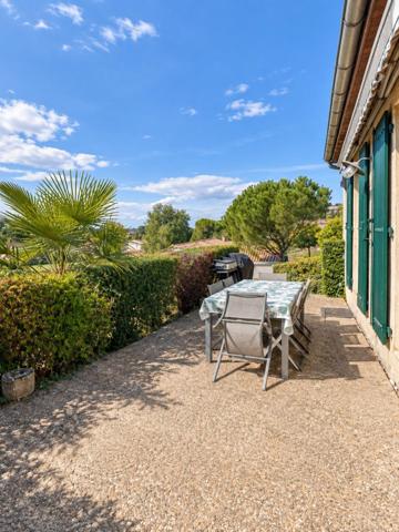 Maison 3 chambres, piscine et grand sous-sol à Mornac