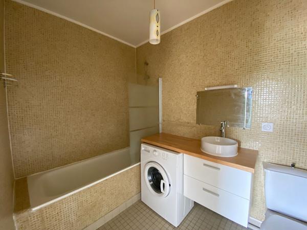 À vendre : Appartement T1 bis Dinan avec ascenseur pas de travaux cave et parking privé