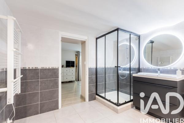 Maison à vendre 8 pièces 187 m² Villeneuve-le-Roi