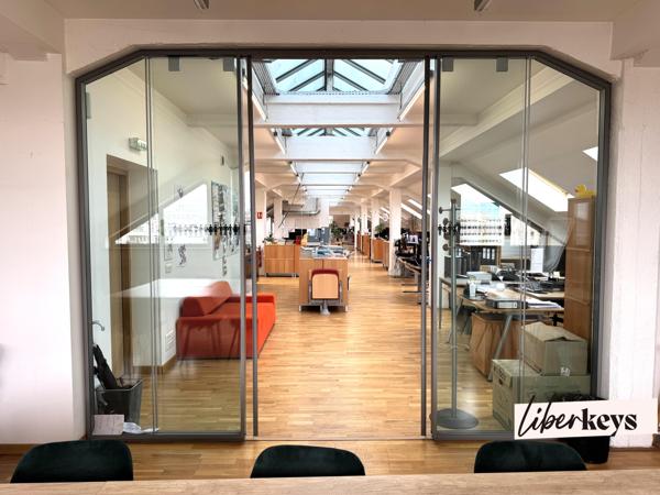 OPPORTUNITÉ RARE – BUREAUX À VENDRE – GRATTE-CIEL