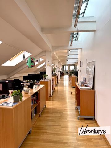 OPPORTUNITÉ RARE – BUREAUX À VENDRE – GRATTE-CIEL