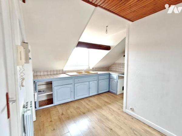 APPARTEMENT A VENDRE A REIMS - Quartier CERNAY JEAN JAURES - Au dernier étage avec deux chambres