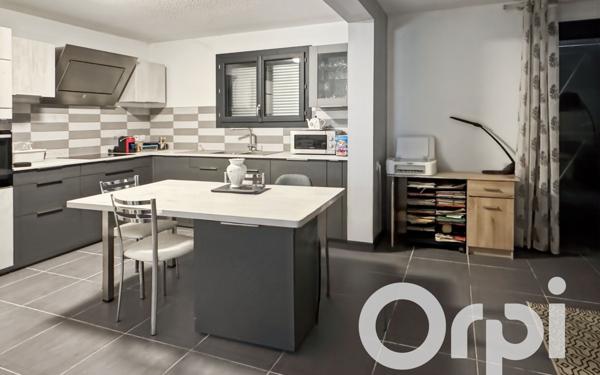 Maison à vendre    5 pièces •  Tarascon