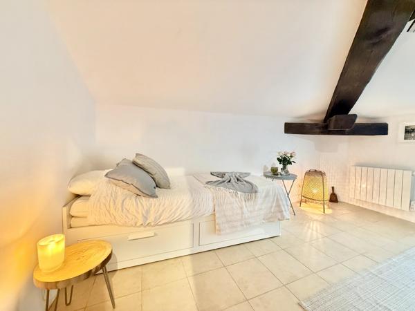 Charmante maison vigneronne rénovée avec terrasse et jacuzzi –Est de Carcassonne