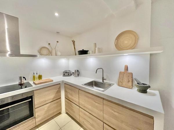 Charmante maison vigneronne rénovée avec terrasse et jacuzzi –Est de Carcassonne