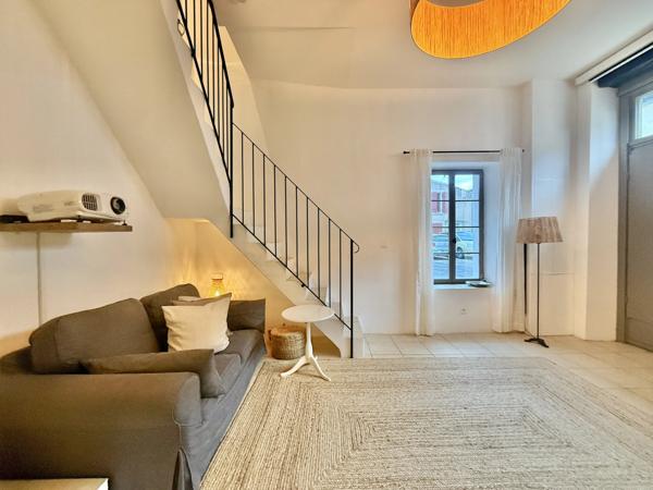Charmante maison vigneronne rénovée avec terrasse et jacuzzi –Est de Carcassonne