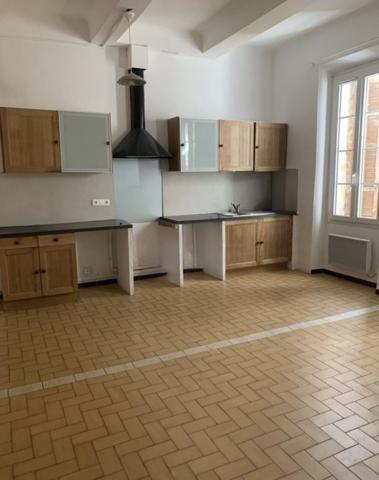 Saint-Maximin-la-Sainte-Baume (83470) T2 et T3 à 2 pas de la place Malherbe