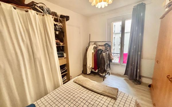 Appartement à vendre    2 pièces • 30,08 m2 Paris 17