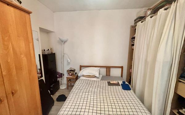 Appartement à vendre    2 pièces • 30,08 m2 Paris 17