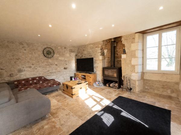 Moulin avec maison, dépendances et 1.5 ha prairies