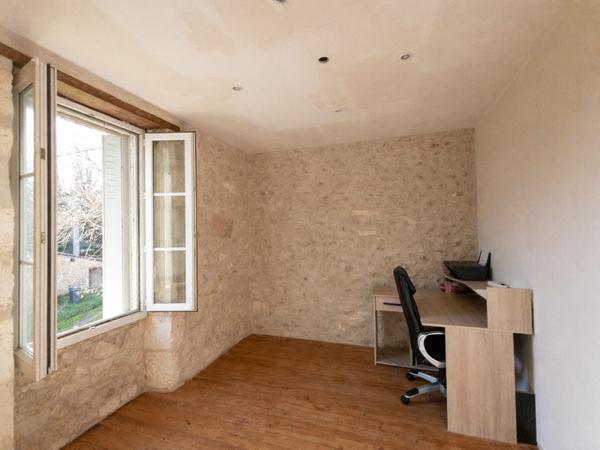 Moulin avec maison, dépendances et 1.5 ha prairies