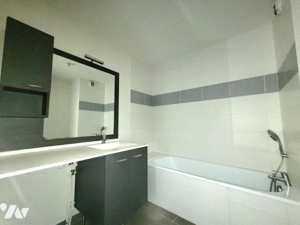 Bourg de Saint Herblain - T2 récent et lumineux avec balcon et parking