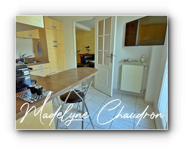 LARDY – Maison familiale 3 chambres avec jardin de 480 m², grand garage de 35 m² et buanderie, dans une impasse au calme.