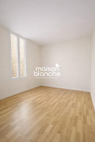 BORDEAUX CHARTRONS / CITE MONDIALE : JOLI T2 DE 42.55m² ON TRES BON ETAT  AVEC TERRASSE DE 8m² AU CALME, ...