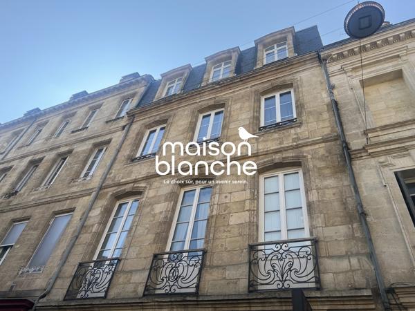 BORDEAUX CHARTRONS / CITE MONDIALE : JOLI T2 DE 42.55m² ON TRES BON ETAT  AVEC TERRASSE DE 8m² AU CALME, ...