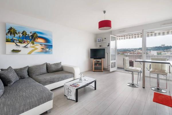 APPARTEMENT T2 - MEUBLE - LYON 6ème