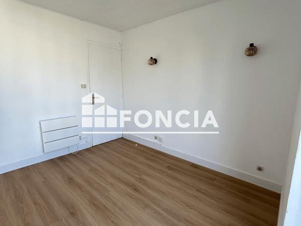 Location Studio 31.88 m² - 9 RUE CALMETTE GUERIN Brest 29200