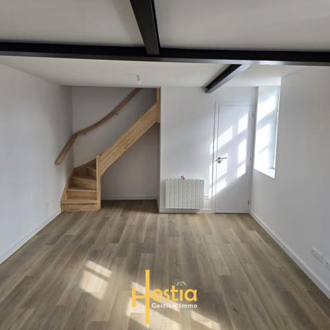 Bel appartement Type T2 en duplex entièrement rénové - Proche Seclin