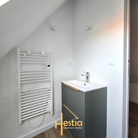 Bel appartement Type T2 en duplex entièrement rénové - Proche Seclin
