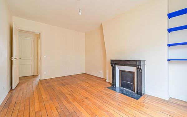 Appartement à vendre    2 pièces • 40,04 m2 Paris 10