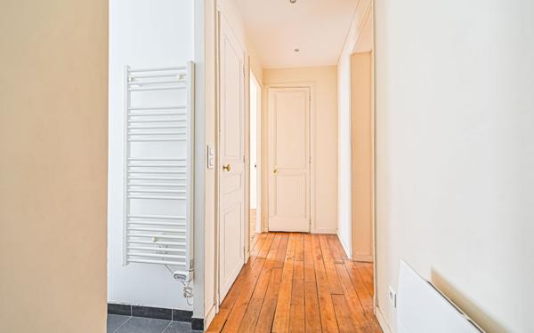 Appartement à vendre    2 pièces • 40,04 m2 Paris 10
