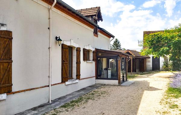 Selles-sur-Cher. Maison : Belle longère au calme