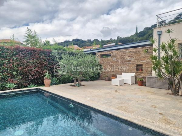 BELLE MAISON INDIVIDUELLE T5 CLIMATSEE - 4 CHAMBRES DONT 2 SUITES - 3 SALLES D'EAU - PISCINE 3.50*7 - JARDIN CMOT - PORTAIL ELECTRIQUE - POELE A BOIS - CUISINE OUVERTE SUR LE SALON - BUANDERIE - RESERVE - 2 GARAGES EST.