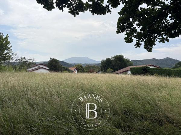 Saint-Pée-sur-Nivelle, Terrain constructible  2 041 m² à vendre