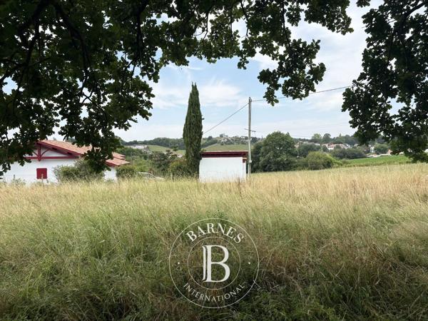 Saint-Pée-sur-Nivelle, Terrain constructible  2 041 m² à vendre
