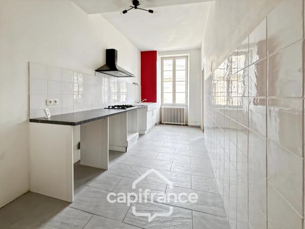 Appartement de 91 m² avec beaux volumes – La Rochelle