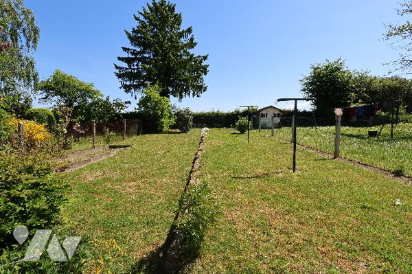 Exclusivité,
Ravissante maison semi-individuelle, 2 chambres, bureau, jardin avec bâtiment de 30m².