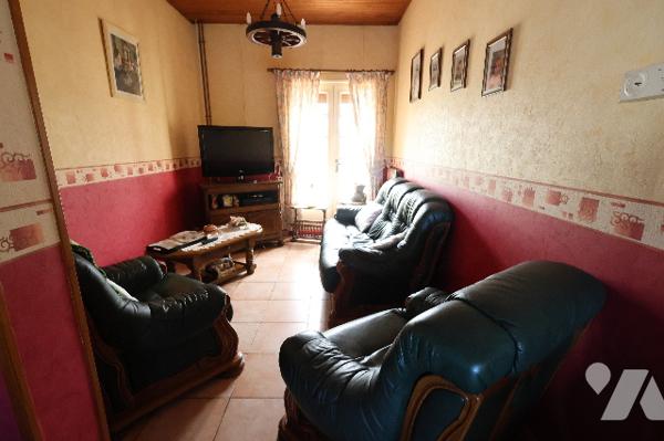 Exclusivité,
Ravissante maison semi-individuelle, 2 chambres, bureau, jardin avec bâtiment de 30m².