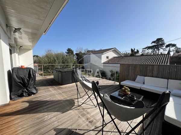 Maison d'exception à vendre à Mérignac - Bourran, 8 pièces, piscine et grand terrain