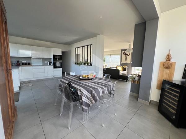 Maison d'exception à vendre à Mérignac - Bourran, 8 pièces, piscine et grand terrain