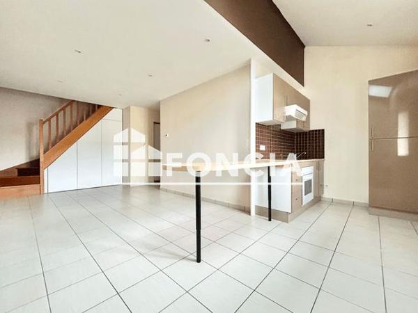 Location Appartement 2 pièces 40 m² - 12 RUE JACQUES ROHR Courcelles Sur Nied 57530