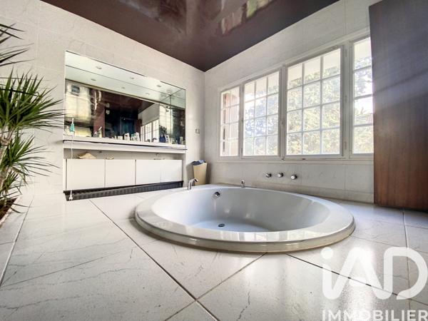 Maison à vendre 9 pièces 287 m² Le Perray-en-Yvelines