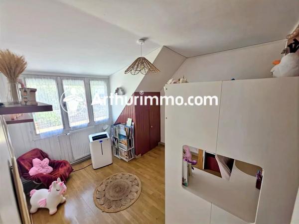 Vente                                                      Maison
                        
                     6 pièces                      130 m2                     à Savigny-le-Temple