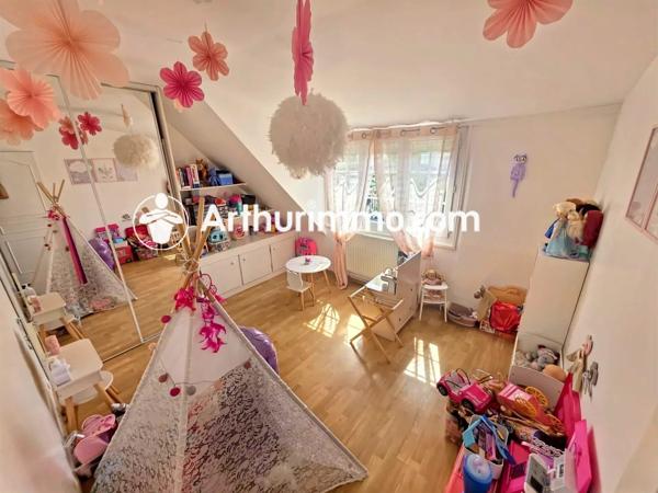 Vente                                                      Maison
                        
                     6 pièces                      130 m2                     à Savigny-le-Temple