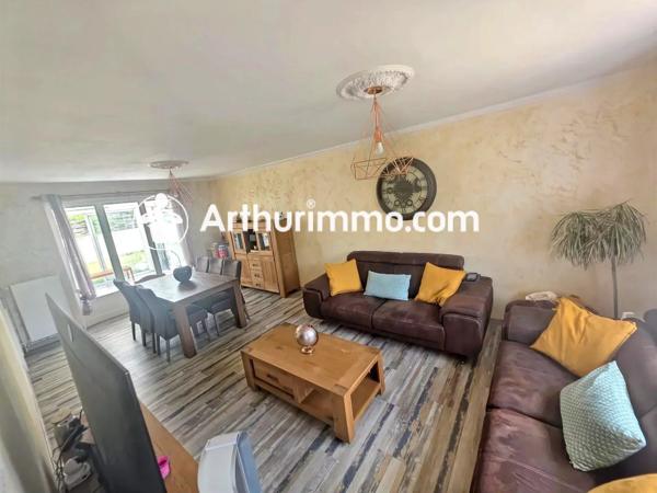 Vente                                                      Maison
                        
                     6 pièces                      130 m2                     à Savigny-le-Temple