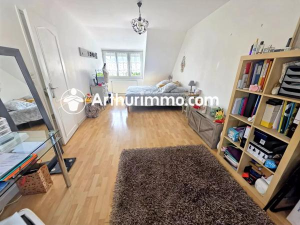 Vente                                                      Maison
                        
                     6 pièces                      130 m2                     à Savigny-le-Temple