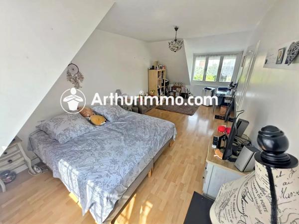 Vente                                                      Maison
                        
                     6 pièces                      130 m2                     à Savigny-le-Temple