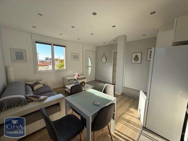 Appartement à louer 2 pièces 45.61m²